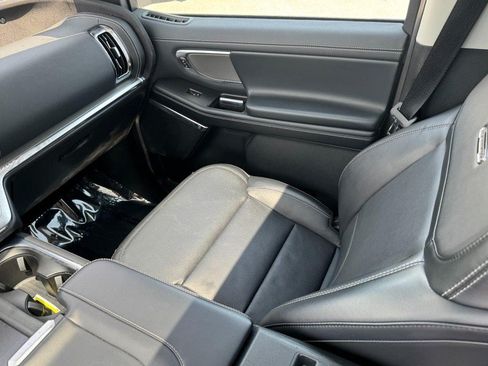 Used 2025 Ford Expedition Platinum AWD/4WD image 11