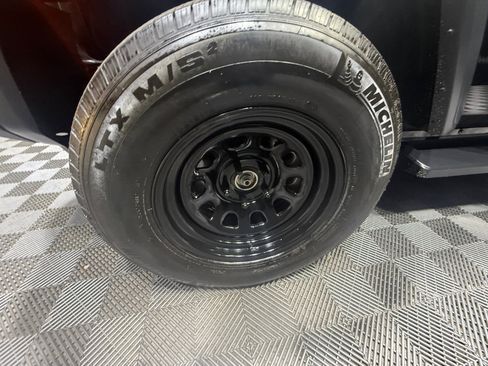 Used 2023 Jeep Wrangler Sport S image 26