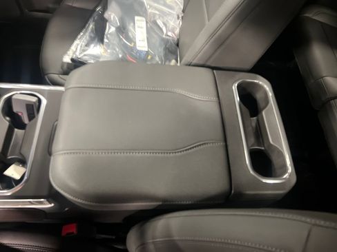 New 2026 GMC Sierra 2500 SLT AWD/4WD image 26