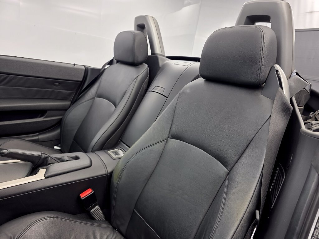 Used 2004 BMW Z4 3.0i RWD image 12