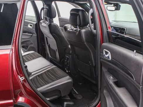 Used 2019 Jeep Grand Cherokee Altitude AWD/4WD image 22