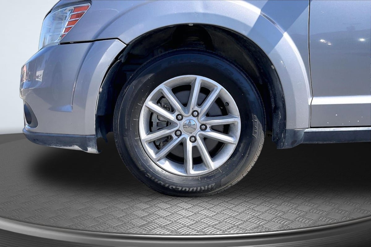 Used 2017 Dodge Journey SXT FWD image 9