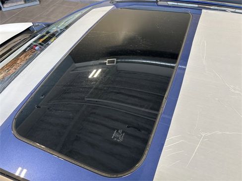 Used 2025 Subaru Crosstrek 2.0i Premium image 9