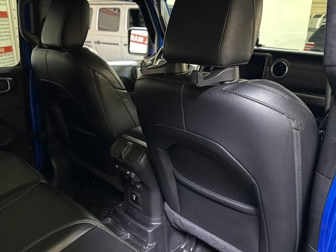 Used 2021 Jeep Wrangler Unlimited Sahara w/ Safety Group image 23