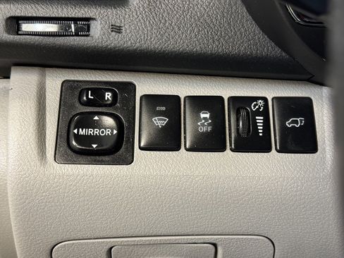 Used 2012 Toyota Highlander Limited image 29