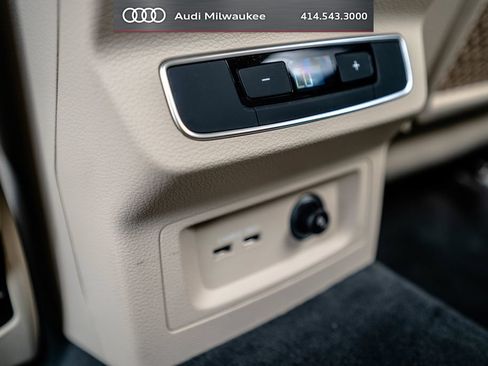 Used 2023 Audi Q5 2.0T Premium w/ Convenience Package AWD/4WD image 38