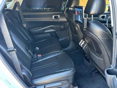 Used 2022 Kia Sorento S w/ Panoramic Sunroof Package FWD image 15