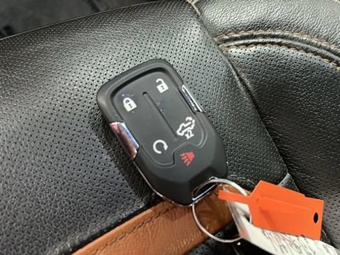 Used 2020 GMC Sierra 2500 AT4 w/ AT4 Premium Package AWD/4WD image 21