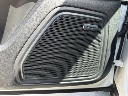 Certified 2024 Porsche Macan AWD/4WD image 19