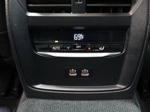 Used 2025 BMW 330i xDrive Sedan AWD/4WD image 35