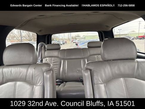 Used 2002 Chevrolet Suburban LT image 23