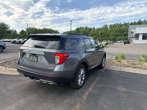 Used 2021 Ford Explorer XLT w/ Equipment Group 202A AWD/4WD image 14