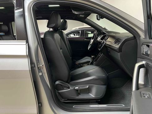 Used 2022 Volkswagen Tiguan SE R-Line FWD image 37