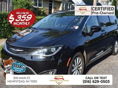 Used 2024 Chrysler Pacifica Touring-L