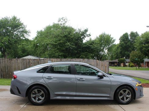 Used 2021 Kia K5 LXS FWD image 11