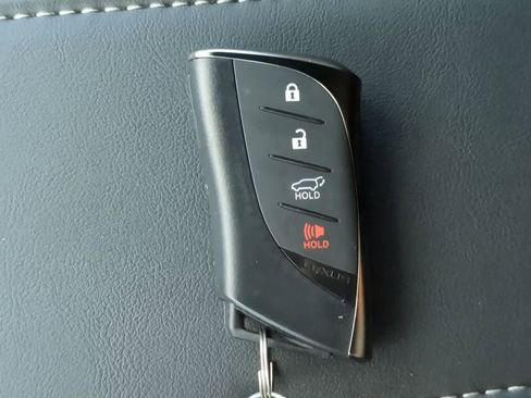 Used 2025 Lexus LX 600 4WD w/ Premium Package image 38