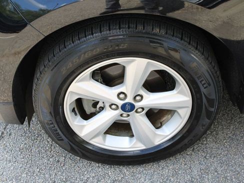 Used 2020 Ford Edge SE image 26