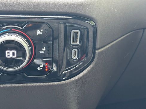 Used 2023 GMC Sierra 1500 SLT w/ SLT Premium Package image 30