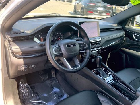 Certified 2022 Jeep Compass Altitude w/ Sun and Sound Group image 17