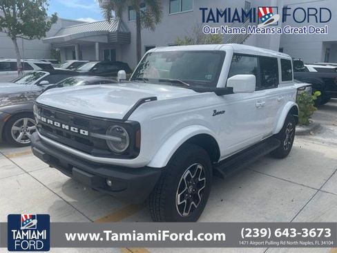 Used 2025 Ford Bronco Outer Banks AWD/4WD image 1