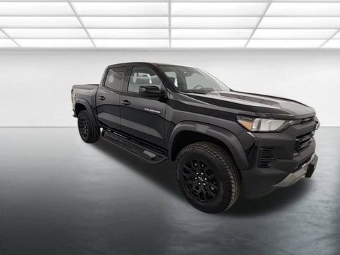 Used 2024 Chevrolet Colorado Trail Boss w/ Technology Package image 9