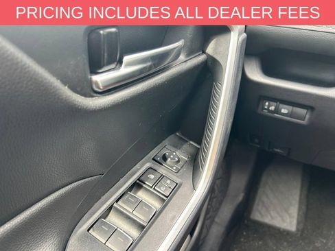 Used 2025 Toyota RAV4 XLE AWD/4WD image 15