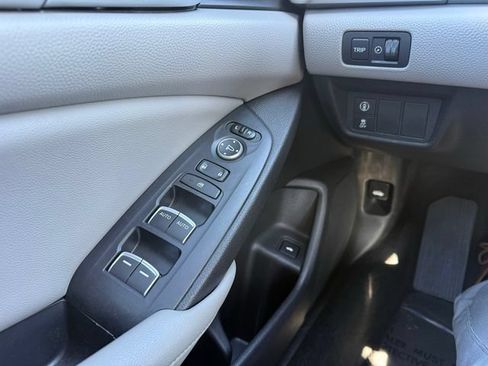 Used 2019 Honda Accord LX image 25