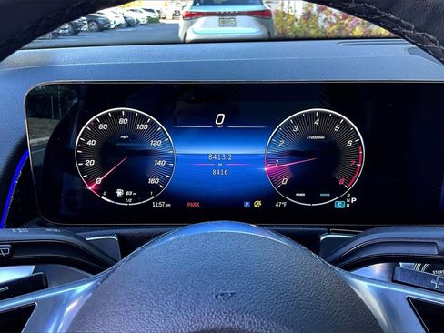 Used 2025 Mercedes-Benz GLB 250 4MATIC image 22