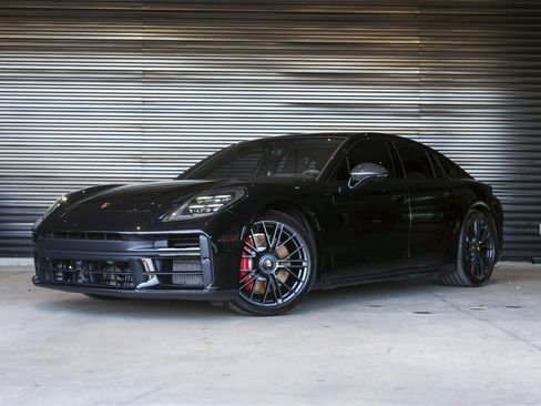 Certified 2025 Porsche Panamera GTS image 1