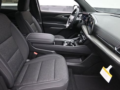 New 2026 Chevrolet Traverse LT w/ Driver Confidence Package image 7