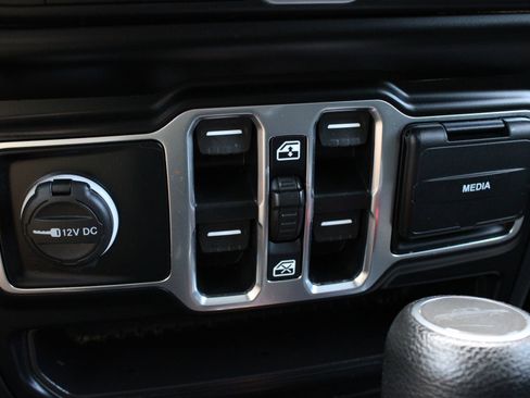 Used 2021 Jeep Gladiator Sport AWD/4WD image 44
