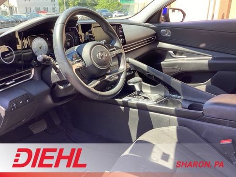 Used 2021 Hyundai Elantra SEL w/ Convenience + Premium Package FWD image 10