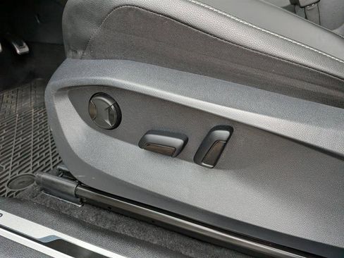 Certified 2024 Volkswagen Tiguan SE R-Line image 25