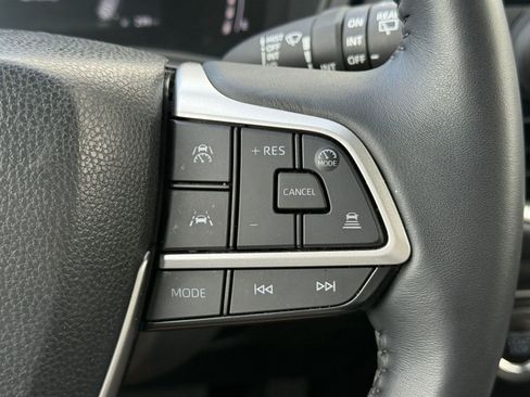 Used 2025 Toyota Grand Highlander XLE image 27