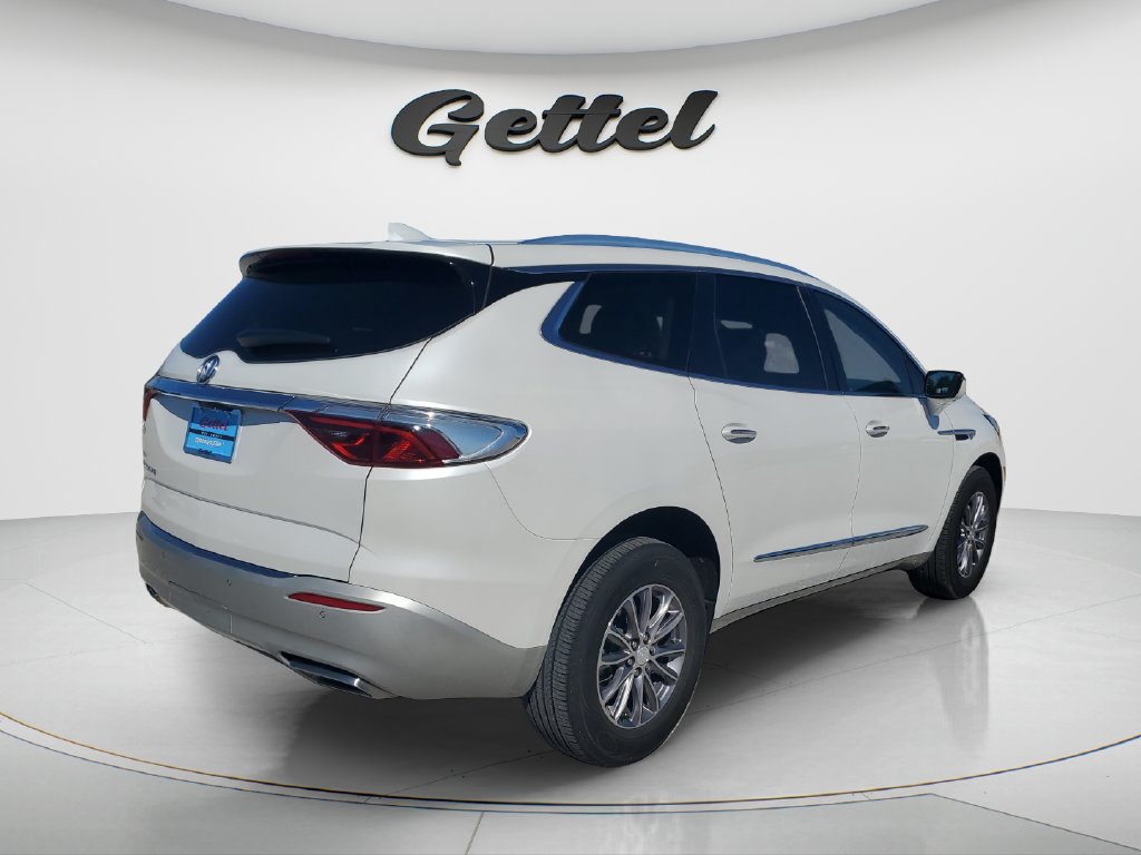 Used 2022 Buick Enclave Essence w/ Sound and Sites Package FWD image 5