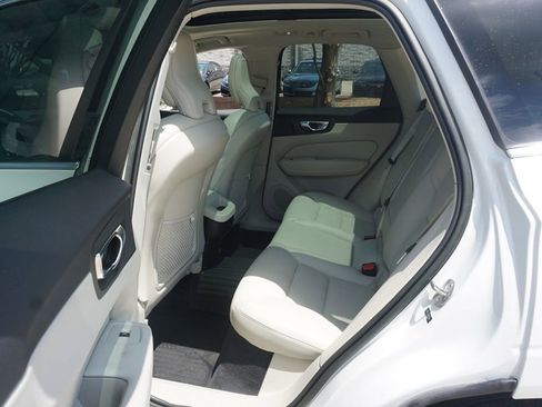 Used 2023 Volvo XC60 B5 Plus w/ Protection Package Premier AWD/4WD image 14