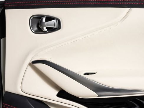 Used 2023 Aston Martin DBX AWD/4WD image 61