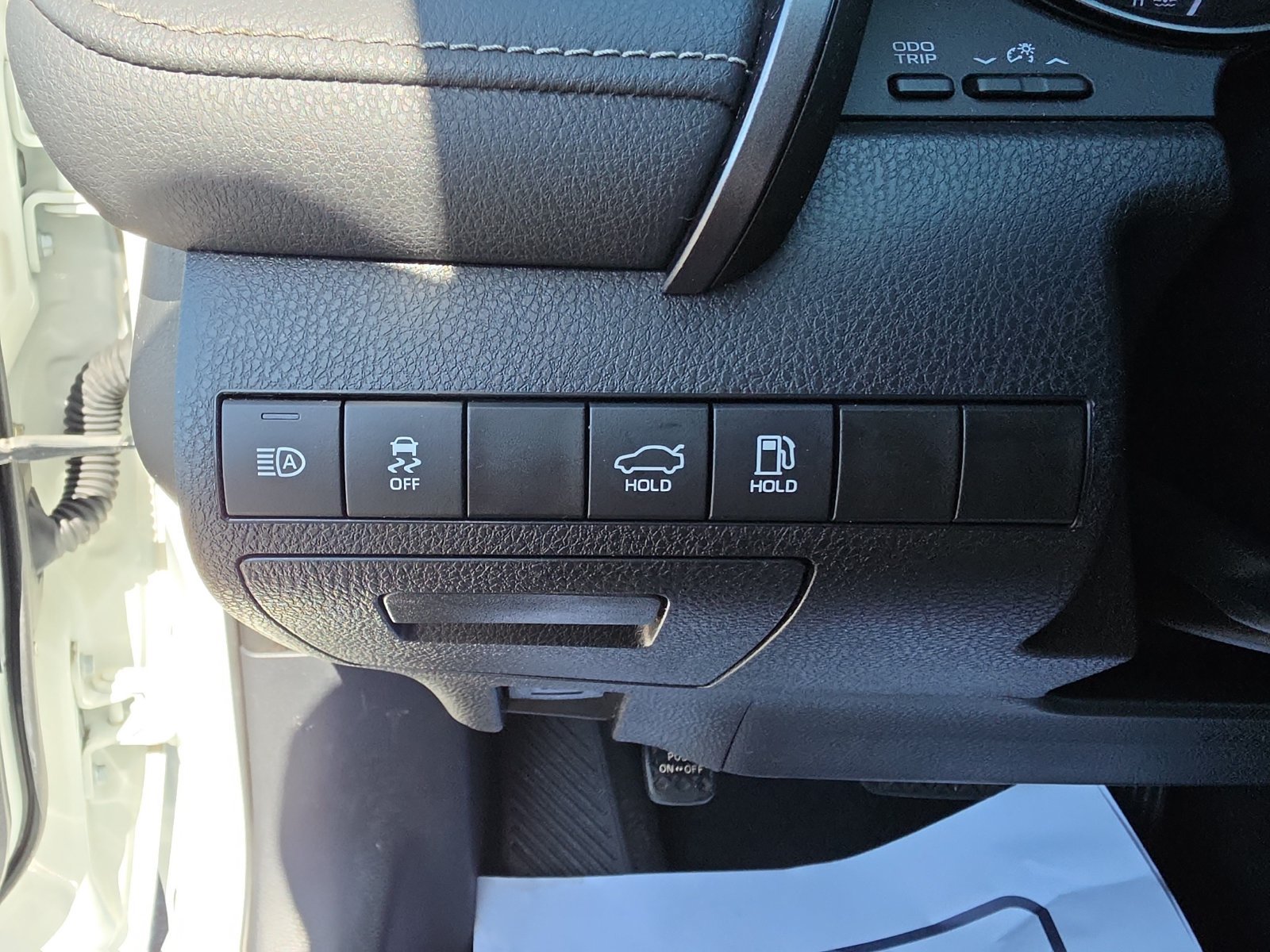 Used 2023 Toyota Camry SE w/ Convenience Package FWD image 18