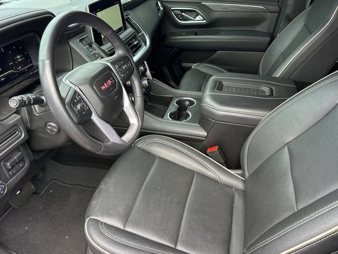 Used 2022 GMC Yukon SLT w/ SLT Luxury Package AWD/4WD image 10