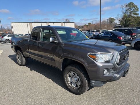 Used 2022 Toyota Tacoma SR5 image 9
