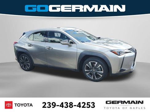 Used 2022 Lexus UX 200 w/ Accessory Package (Z2) image 7