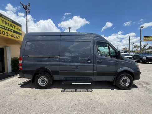 Used 2018 Mercedes-Benz Sprinter 2500 image 8
