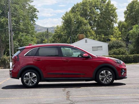 Used 2020 Kia Niro EX w/ Cold Weather Package FWD image 6