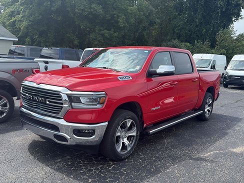 Used 2024 RAM 1500 Laramie AWD/4WD image 1