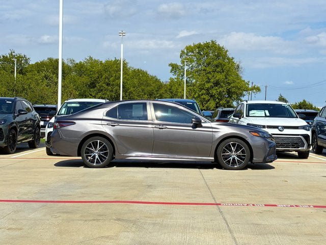 Used 2023 Toyota Camry SE FWD image 9