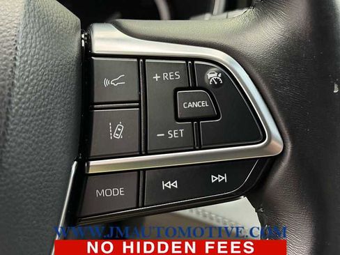 Used 2021 Toyota Highlander XLE image 46