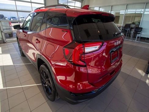 Certified 2023 GMC Terrain SLE w/ Driver Convenience Package image 5