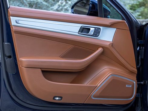 Used 2022 Porsche Panamera GTS image 22