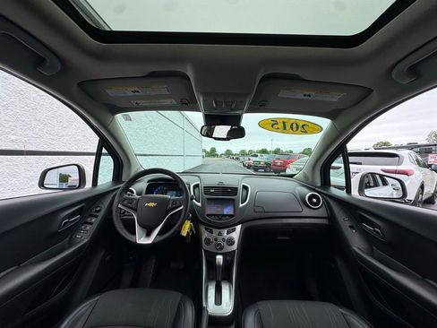 Used 2015 Chevrolet Trax LT w/ LT Sun and Sound Package AWD/4WD image 3