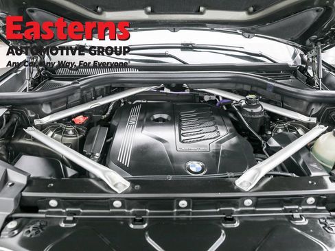 Used 2022 BMW X6 xDrive40i w/ M Sport Package image 11